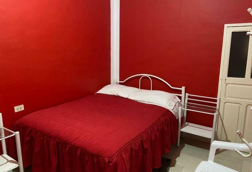 اتاق لوکس, Hostal Casablanca
