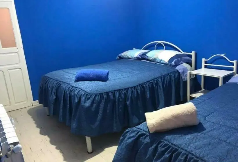 اتاق خانوادگی, Hostal Casablanca