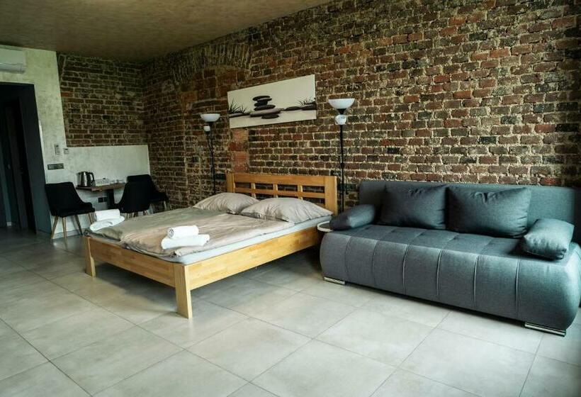 Номер Стандарт, Jurkos