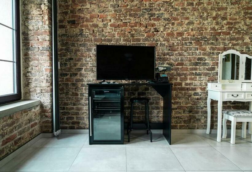 スタンダードルーム, Jurkos