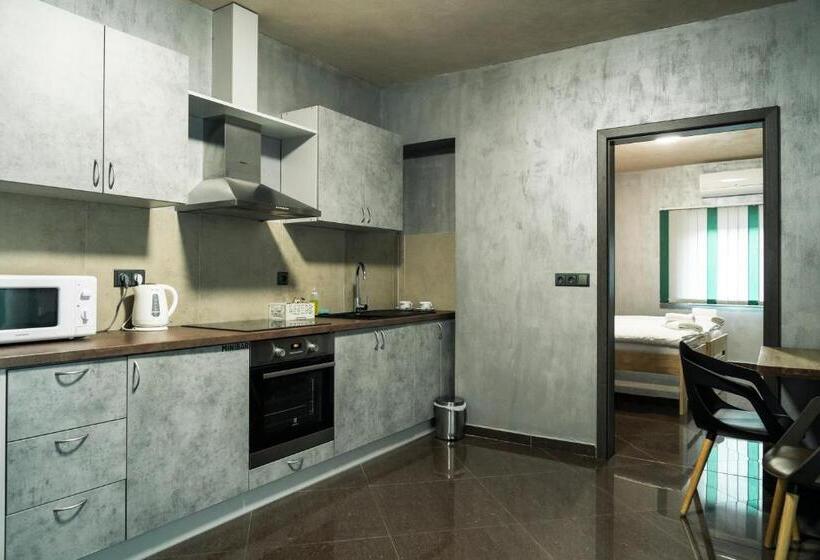 Номер Стандарт, Jurkos