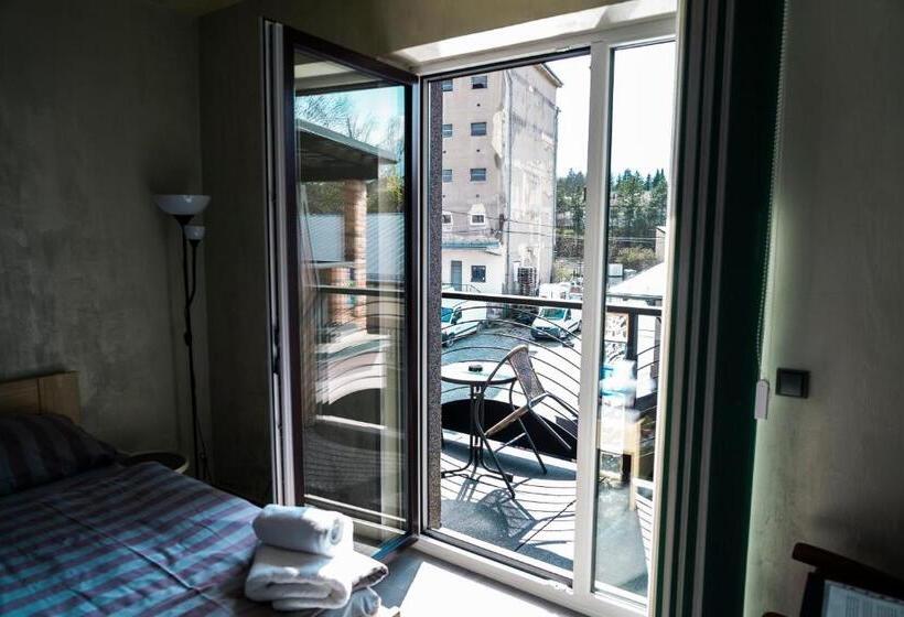 バルコニー付きスタンダードルーム, Jurkos