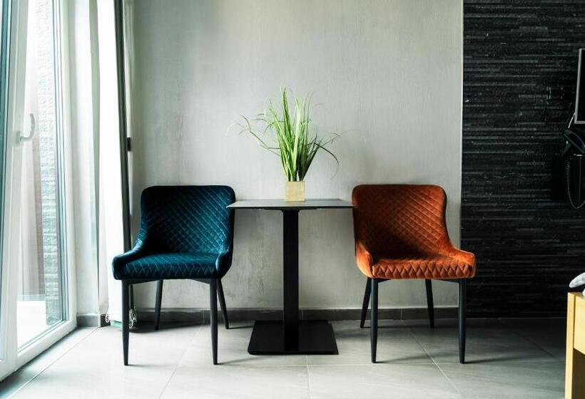 バルコニー付きデラックスルーム, Jurkos