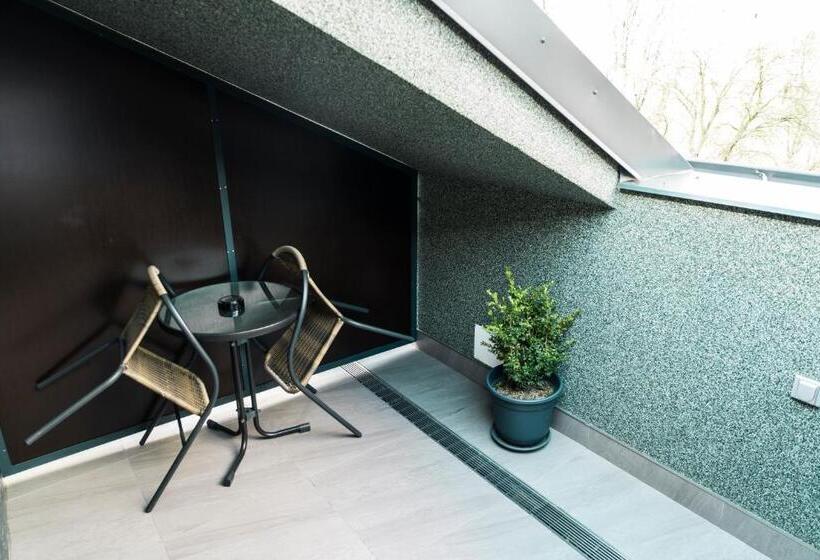 バルコニー付きデラックスルーム, Jurkos