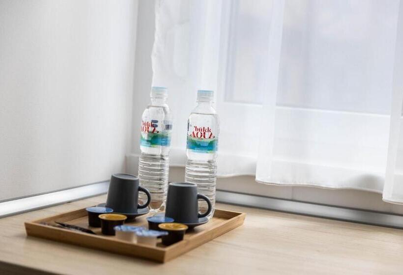 스탠다드 스튜디오, Roomstore Studio Apartments