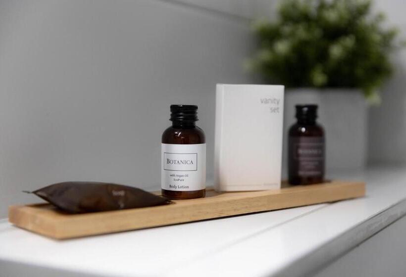 스탠다드 스튜디오, Roomstore Studio Apartments