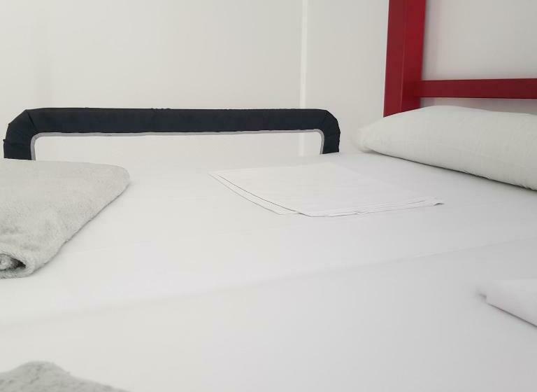 غرفة عائلية, El Hostel & Co