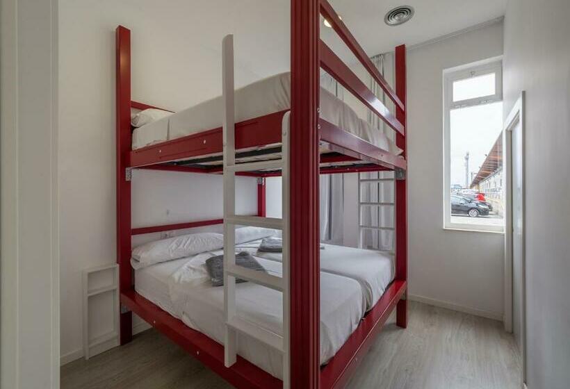 غرفة عائلية, El Hostel & Co