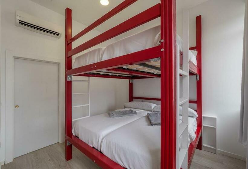 غرفة عائلية, El Hostel & Co