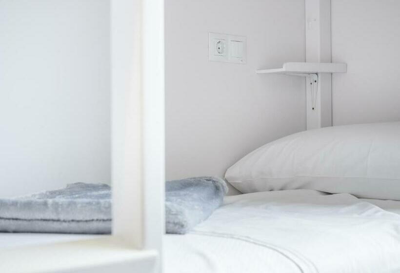 سرير فى غرفة مشتركه, El Hostel & Co