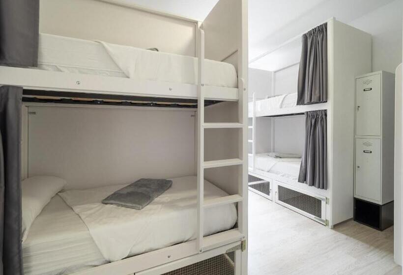 سرير فى غرفة مشتركه, El Hostel & Co