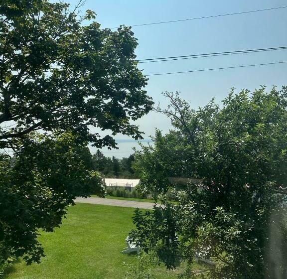 经济房, Hôtel Le Rustique