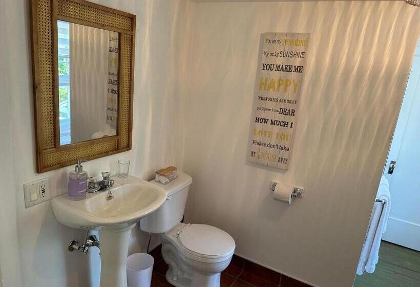 经济房, Hôtel Le Rustique