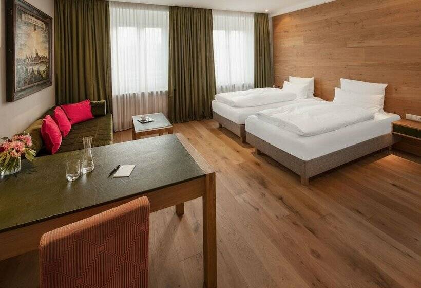 חדר סופריור לשלושה, Eden Hotel Wolff