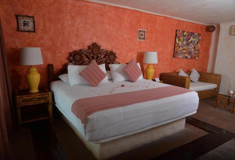 جناح جونيور, Aura Del Mar