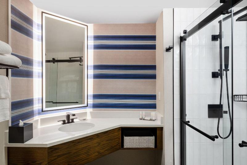 Номер Deluxe Кровать Кинг, Austin Marriott South