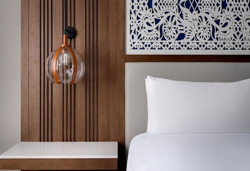 Номер Deluxe, Austin Marriott South