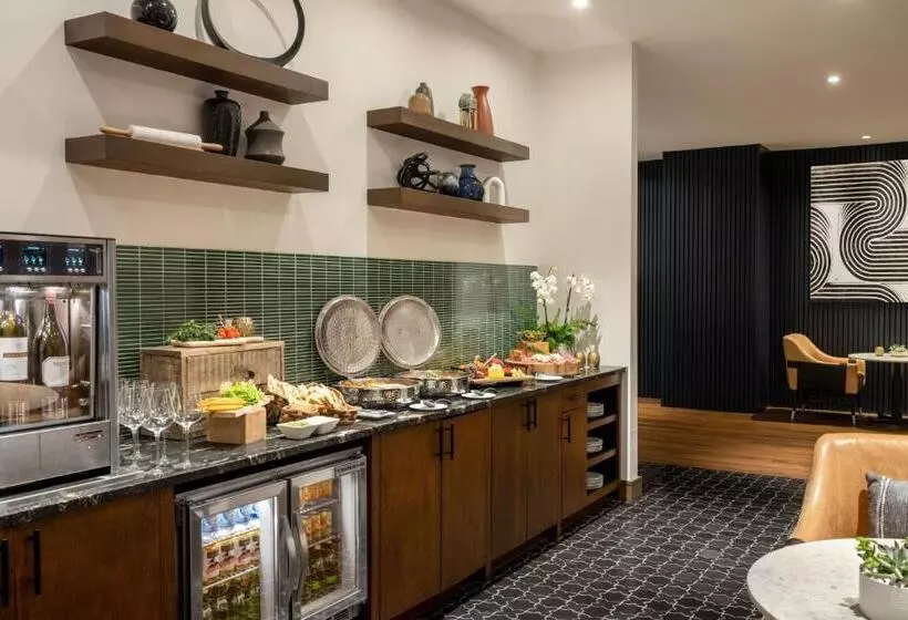 Sviitti King-vuode, Austin Marriott South