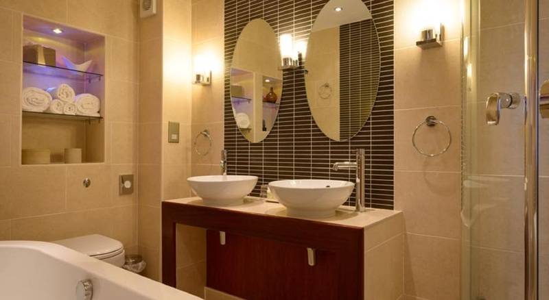 高级大房间, Cedar Court Hotel Huddersfield