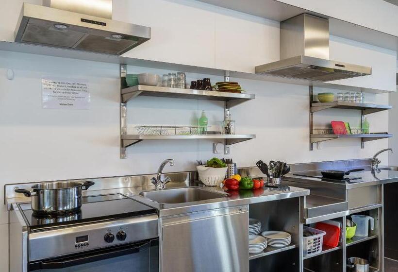 Кровать в Многоместном Номере с Общей Ванной, Chalet Hostel @ Backpackers Villa Interlaken