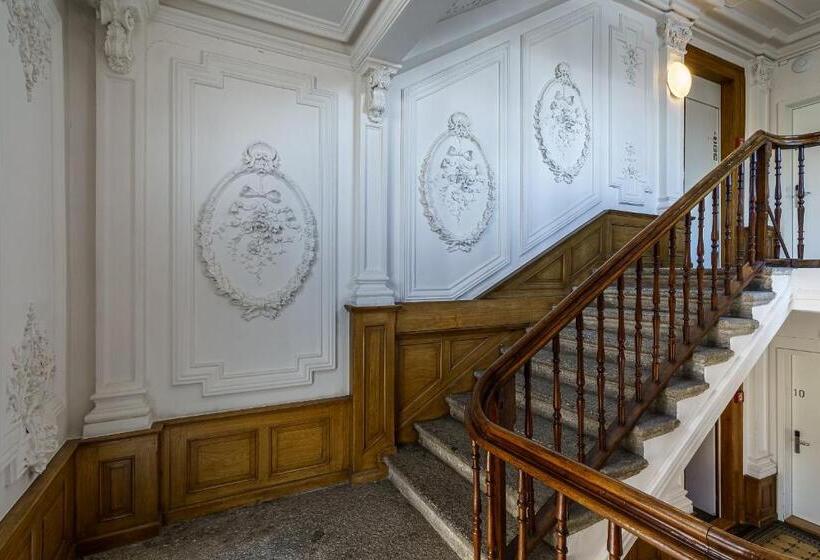 Кровать в Многоместном Номере с Общей Ванной, Chalet Hostel @ Backpackers Villa Interlaken