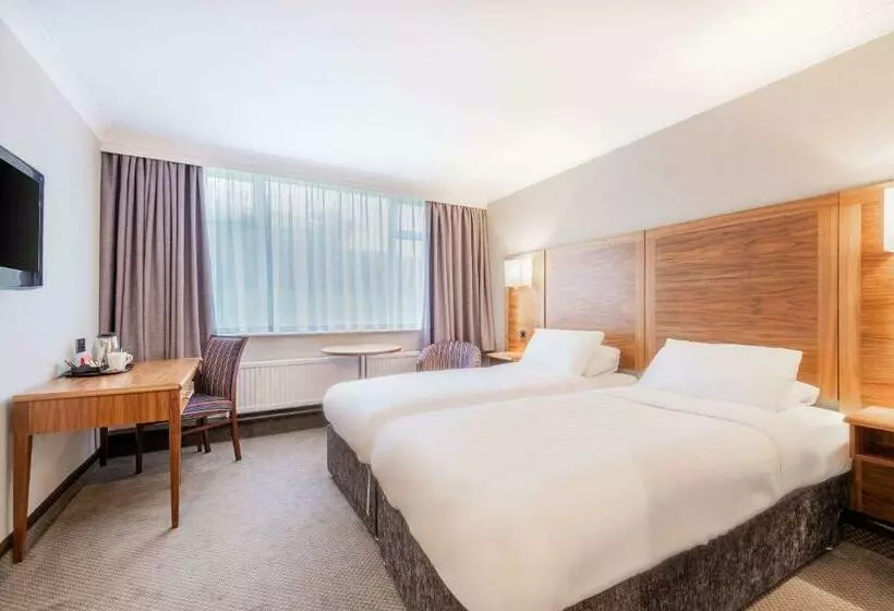 スタンダードルーム, Cedar Court Hotel Huddersfield