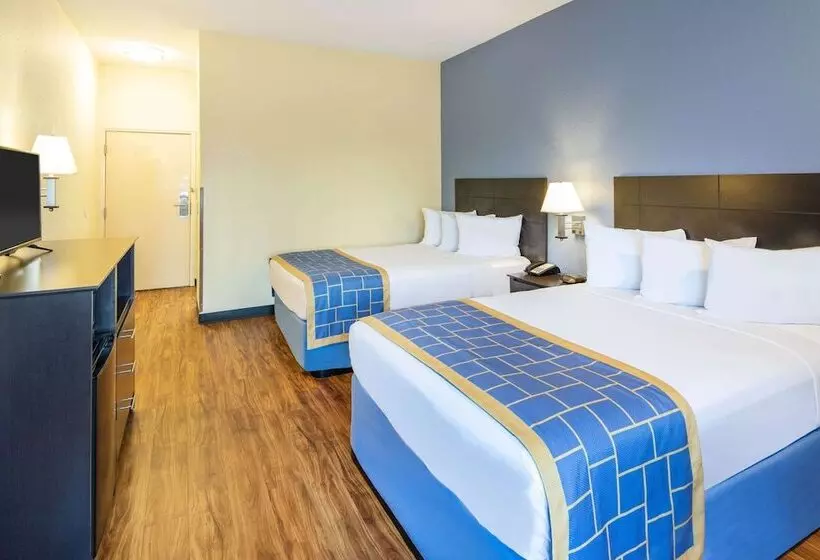 ２ダブルベッドのスタンダードルーム, Days Inn By Wyndham Macon I75 North