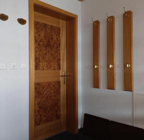 标准工作室, Gasthaus Schäfli