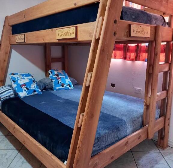 غرفة قياسية ثلاثية حمام مشترك, Hostal Pata De Perro