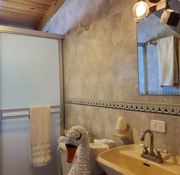 浴室共有スタンダード４人用ルーム, Hostal Pata De Perro