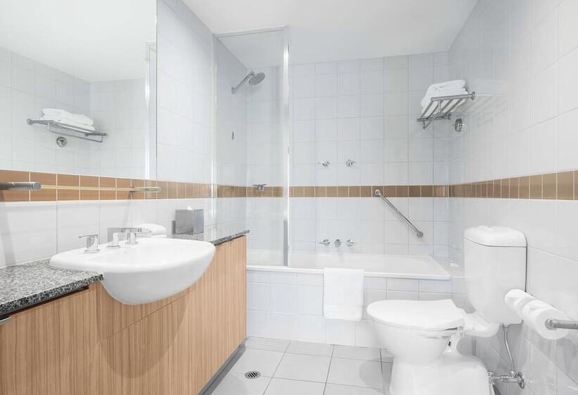 إستوديو قياسى, Mantra On Russell