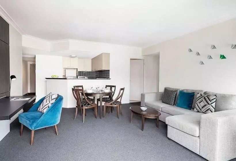 2 Bedroom Premium Apartment, Mantra On Russell