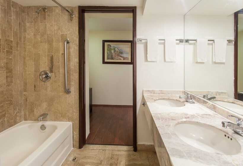 חדר סטנדרט לשלושה, NH Coatzacoalcos