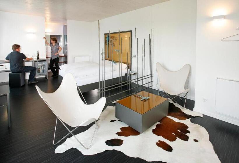 جناح جونيور, Schönbuch