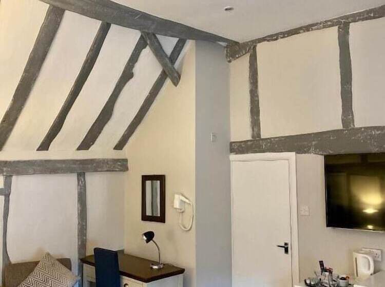 Camera Standard, White Hart