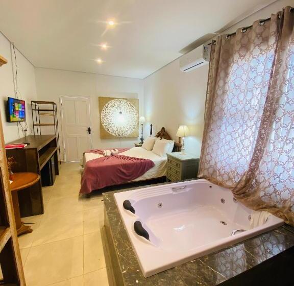 Номер Стандарт с Гидромассажем, Pousada Charlotte