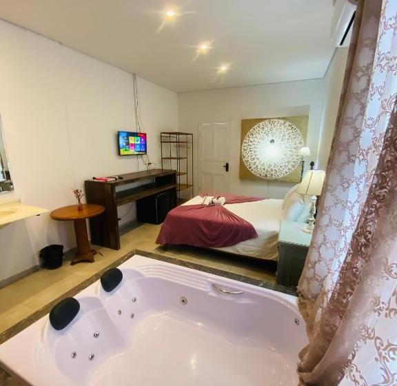 Номер Стандарт с Гидромассажем, Pousada Charlotte