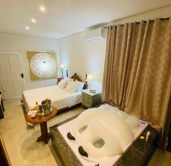 Номер Стандарт с Гидромассажем, Pousada Charlotte