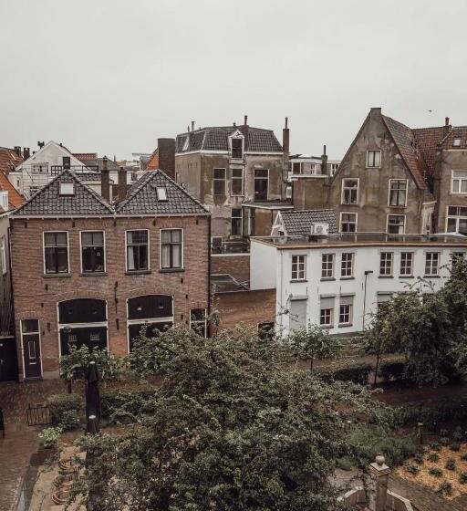 סוויטה, Broederenklooster