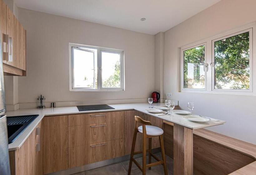 Suite Familiar, Seastar