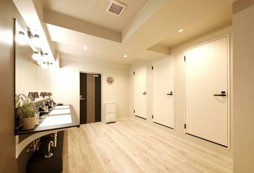 Letto in Camera Condivisa, Lestel Maru