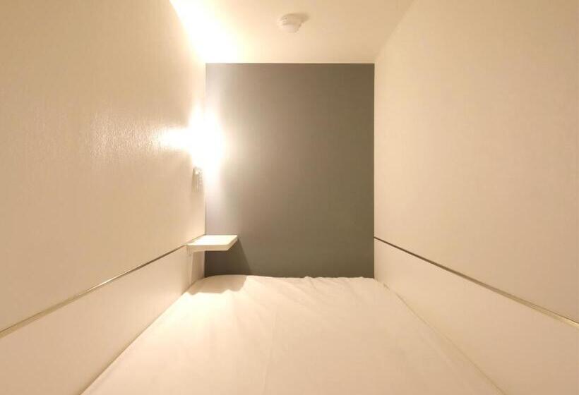 Letto in Camera Condivisa, Lestel Maru