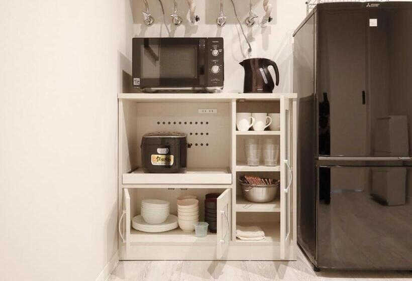 Camera Familiare Superiore, Lestel Maru