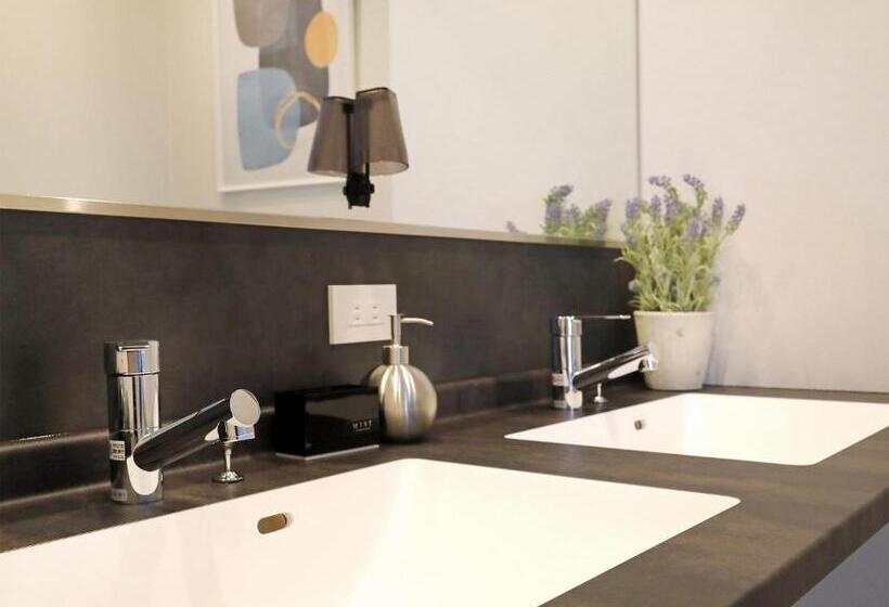 Camera Standard, Lestel Maru