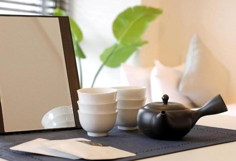 Camera Standard, Lestel Maru