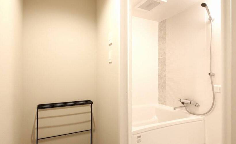 Camera Standard, Lestel Maru