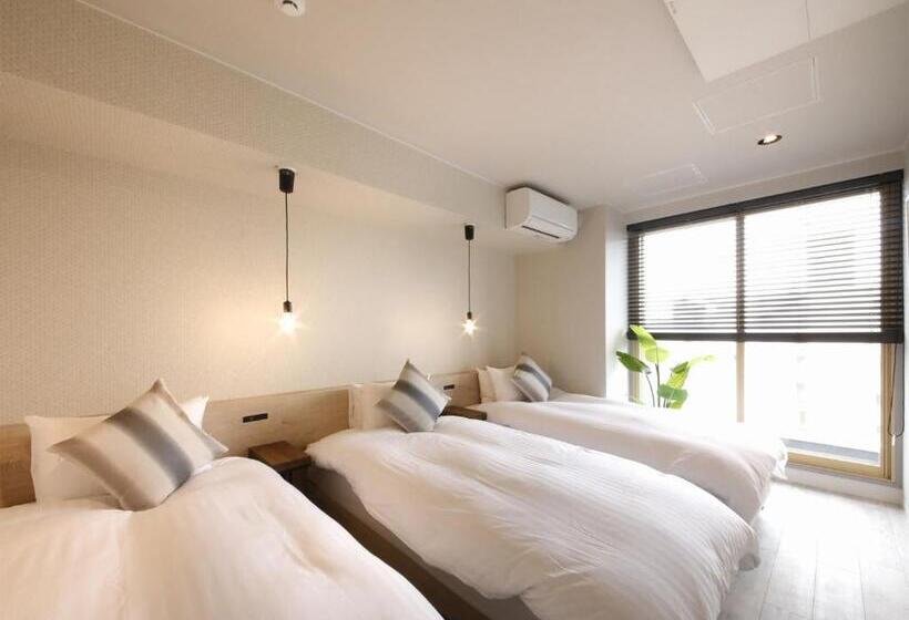 Camera Familiare Deluxe, Lestel Maru