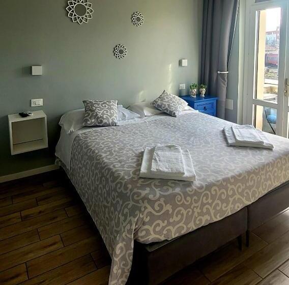 اتاق استاندارد با بالکن, Al Binario Brescia