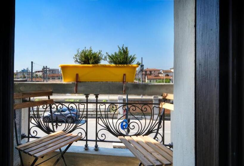 اتاق استاندارد با بالکن, Al Binario Brescia