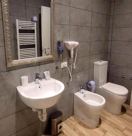 اتاق استاندارد چهار تخته, Al Binario Brescia